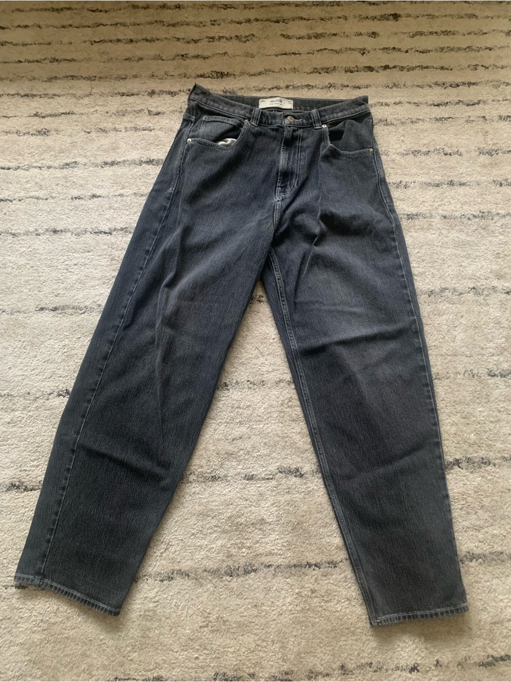 Hollister Men's Relaxed Black Denim Jeans